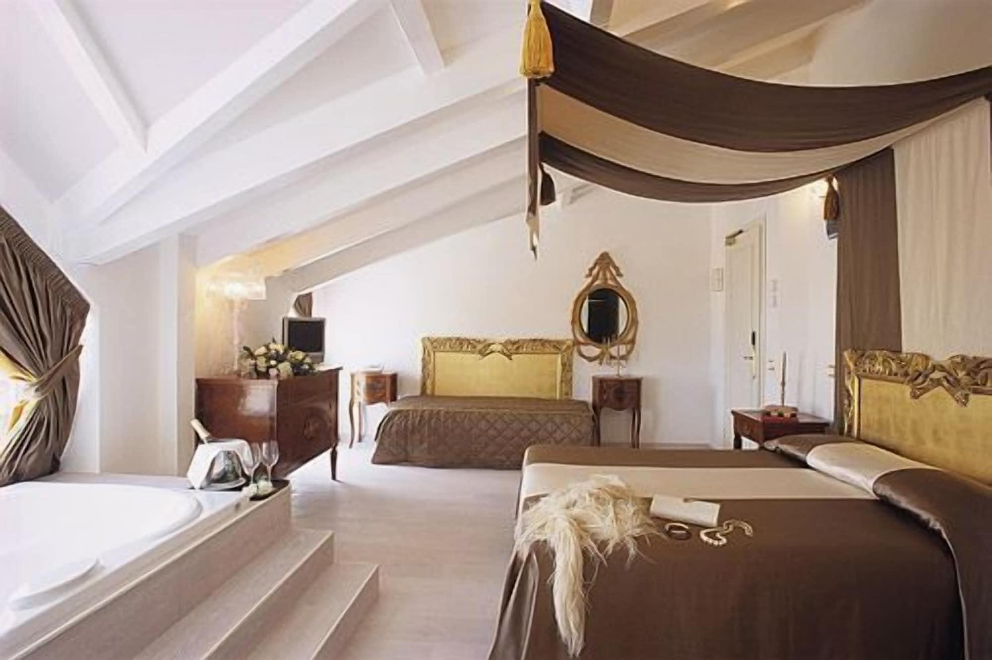 M Glamour Hotel Gabicce Mare Ngoại thất bức ảnh